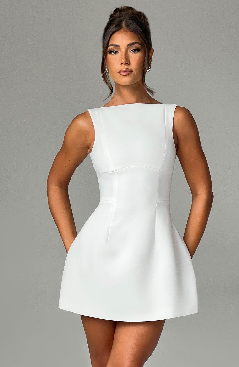 LILA BACKLESS MINI DRESS - WHITE